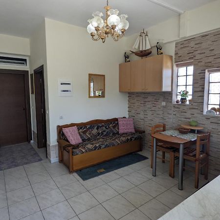 Modern 1-Bedroom With Bbq & Roof Garden Near Beach Stalos Exterior photo