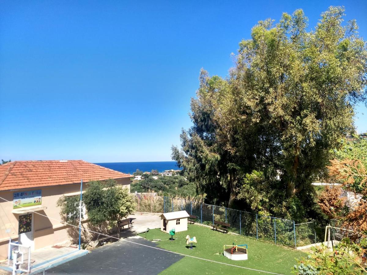 Modern 1-Bedroom With Bbq & Roof Garden Near Beach Stalos Exterior photo