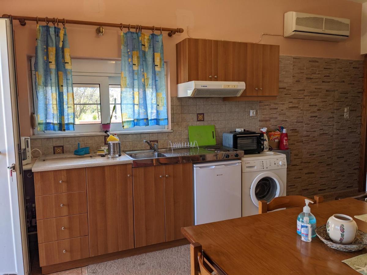 Modern 1-Bedroom With Bbq & Roof Garden Near Beach Stalos Exterior photo